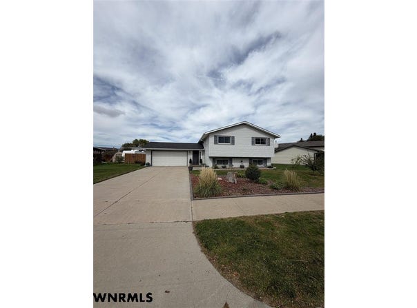 1406 BEL AIR AVE, Alliance, NE 69301