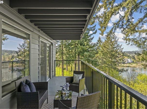 200 BURNHAM Rd, LakeOswego, OR 97034