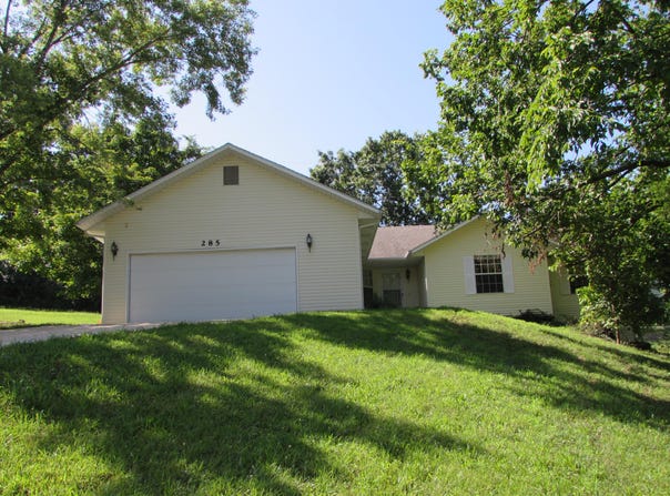 285 Scenic Dr, Forsyth, MO 65653