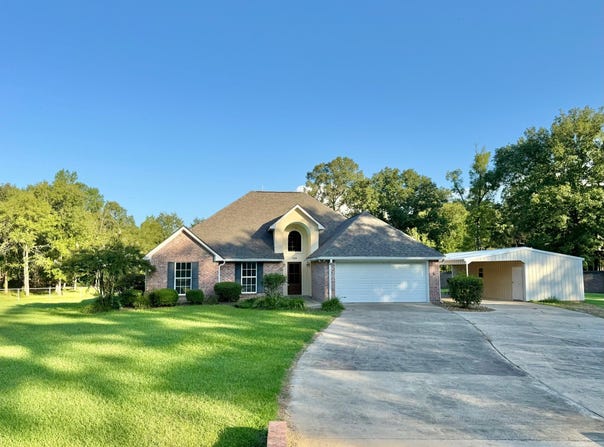 135 Chris Lane, Pineville, LA 71360