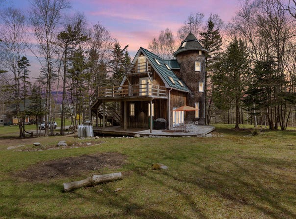 832 Main Road, Islesboro, ME 04848