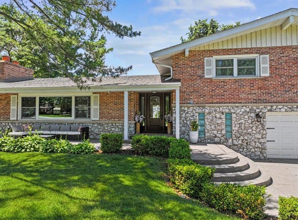 328 Windsor Lane, Inverness, IL 60010