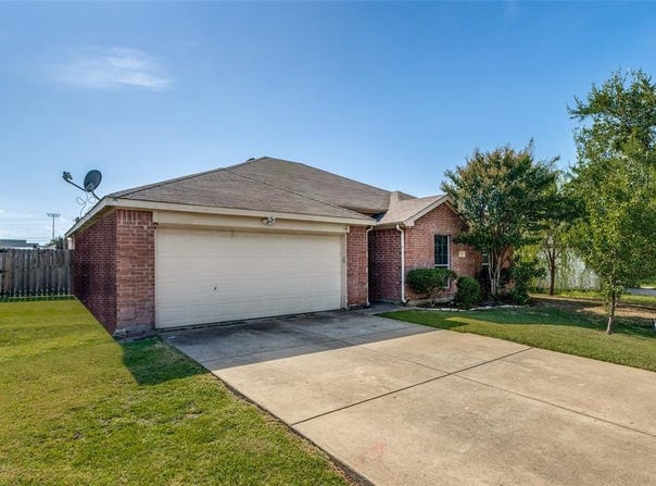 507 Waterford Street, Farmersville, TX 75442