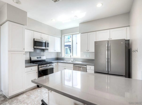 8850 Olive Ln, Santee, CA 92071