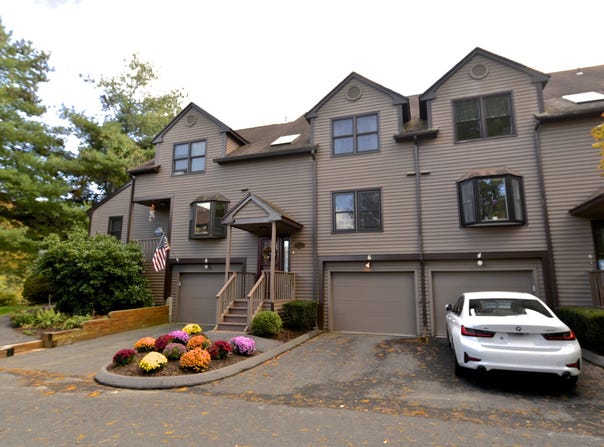 6 Rosewood Circle, Monroe, CT 06468