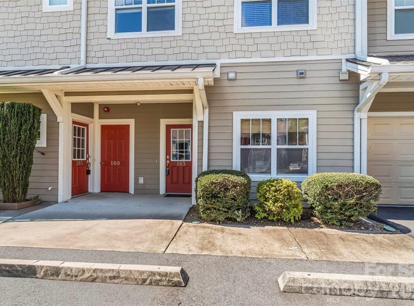 123 Foxden Drive, Fletcher, NC 28732