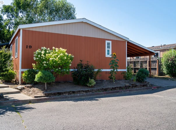 300 S EVEREST ST, Newberg, OR 97132