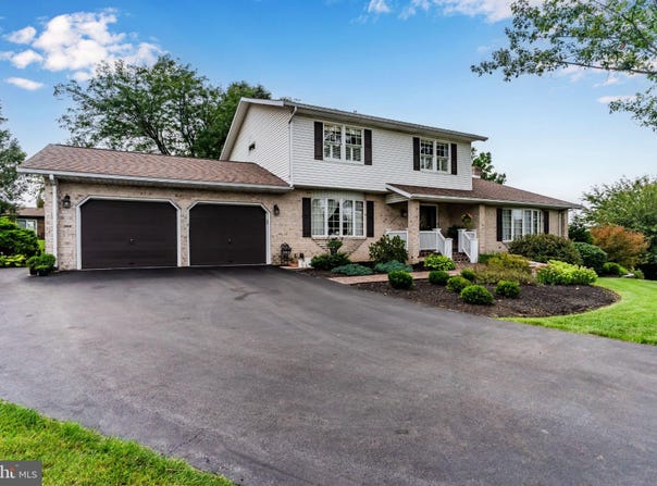3437 EAGLE Drive, CHAMBERSBURG, PA 17202