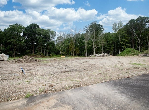 4 Hadley Heights Way, Freetown, MA 02702