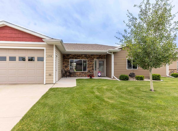 1716 Miller Lane, Aberdeen, SD 57401