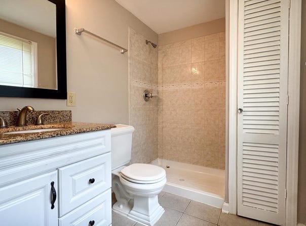 16 PERENNIAL LANE, WILLINGBORO, NJ 08046