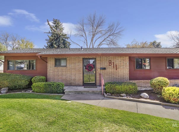 811 E Ave B, Jerome, ID 83338-6550