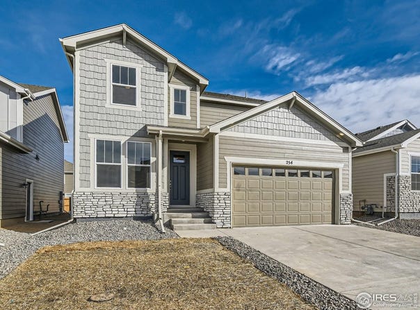 13 Chipeta Way, Lochbuie, CO 80603