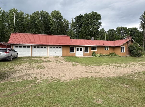 12152 CO RD 442, Rapid River, MI 49878