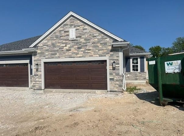 2125 Bluestem Dr, Waukesha, WI 53189