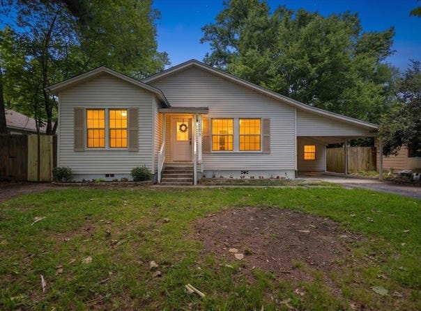 1303 E Lantrip St, Kilgore, TX 75662
