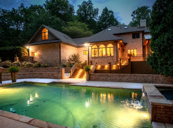 72 Cool Springs Road, Signal Mountain, TN 37377