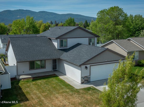 1324 E Yellowstone Ave, Post Falls, ID 83854