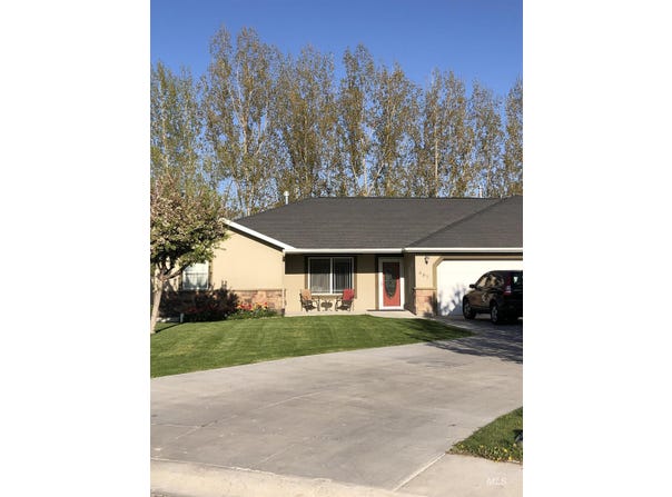 407 Page Circle, Burley, ID 83318