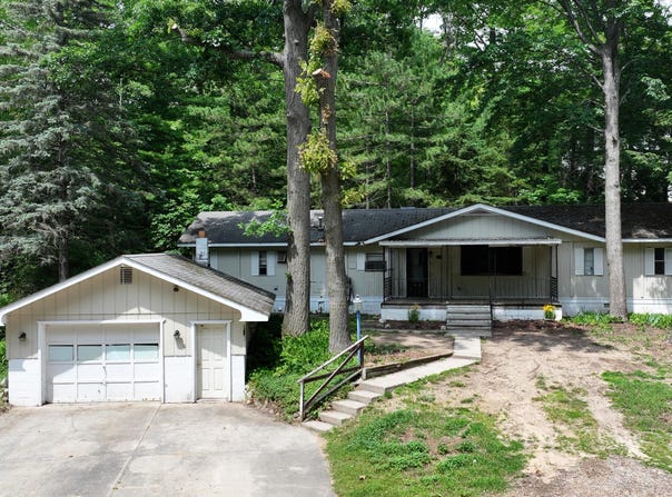 510 Edelweiss Trail, Gaylord, MI 49735