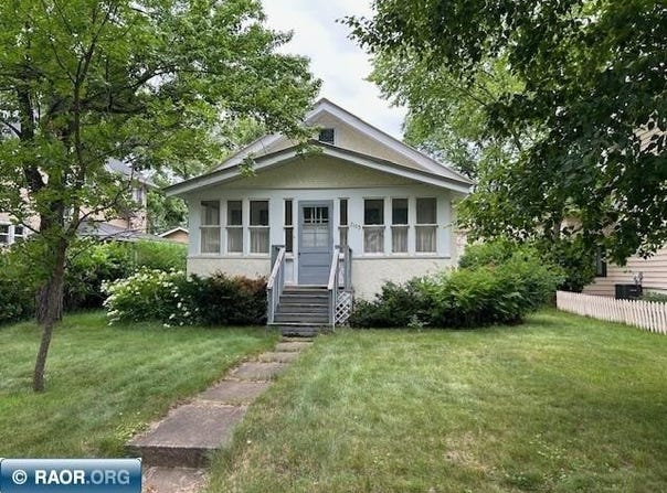 2105 E 11th Ave, Hibbing, MN 55746