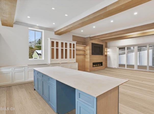 112 Sheephill Road, Riverside, CT 06878