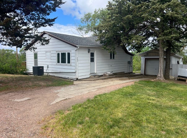704 S Sanborn, Chamberlain, SD 57325