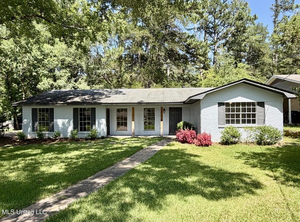 904 Kent Drive, Clinton, MS 39056