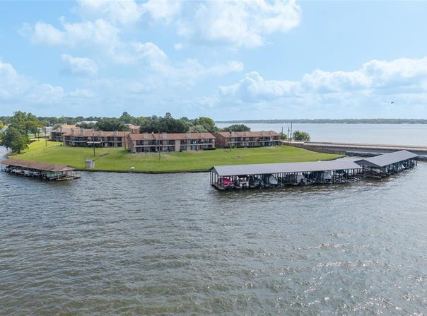 849 S Gun Barrel Lane, Gun Barrel City, TX 75156