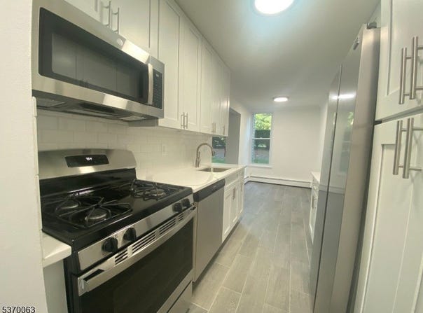 11 River Road, Nutley Twp., NJ 07110-3428