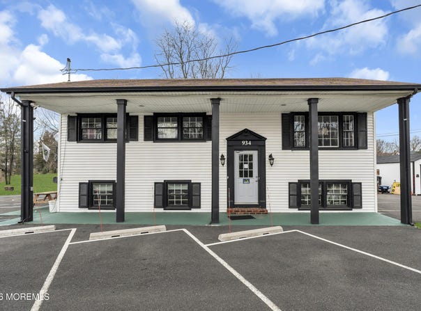 934 Highway 36, Leonardo, NJ 07737