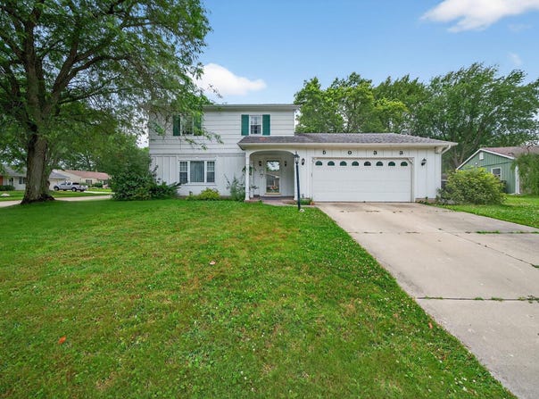 5033 Blackford Drive, South Bend, IN 46614-3508