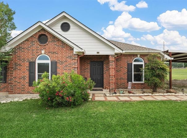 104 Oak Hill Loop, Whitney, TX 76692