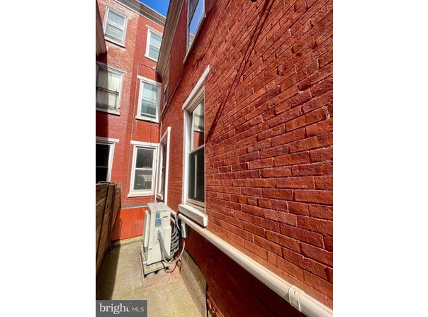 526 WALNUT STREET, READING, PA 19601
