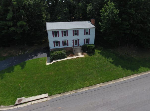 2633 Wood Warbler LN, Roanoke, VA 24018