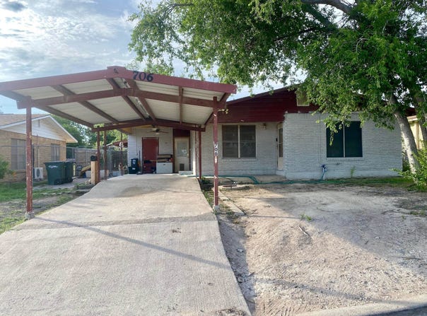 706 E 12th, Del Rio, TX 78840