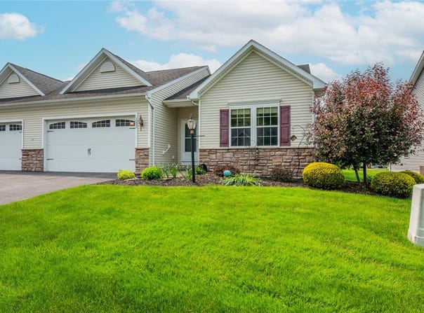 1051 Railway Crossing, Webster, NY 14580