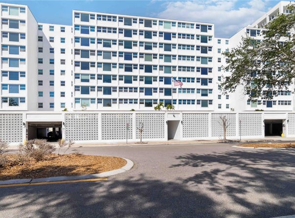 33 S GULFSTREAM AVENUE, SARASOTA, FL 34236