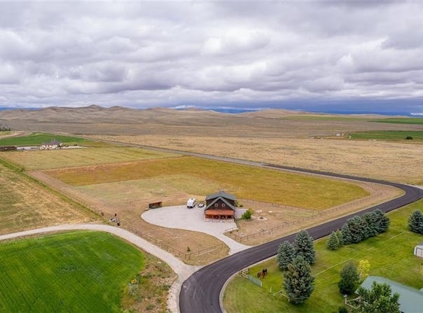 2286 Lane 10, Powell, WY 82435