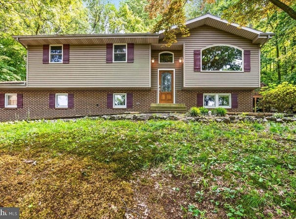 102 IRONMASTER ROAD, LEBANON, PA 17042