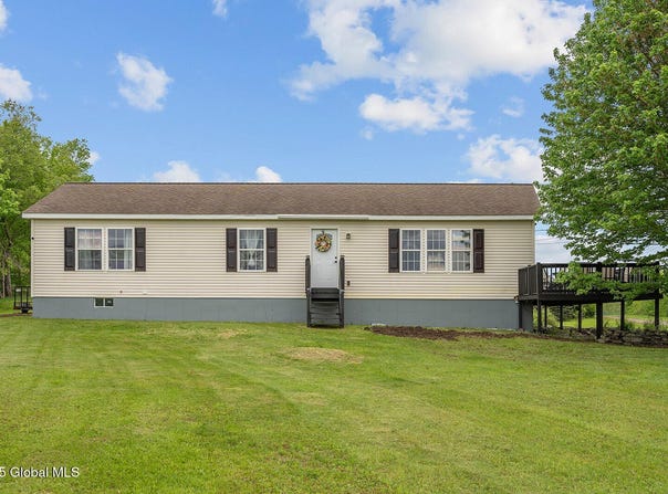 19 Lentine Way, Hebron, NY 12865