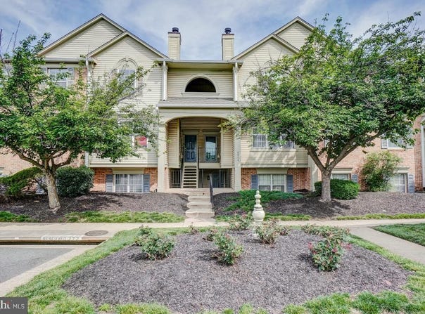 8064 STONEWALL BRIGADE CT, MANASSAS, VA 20109