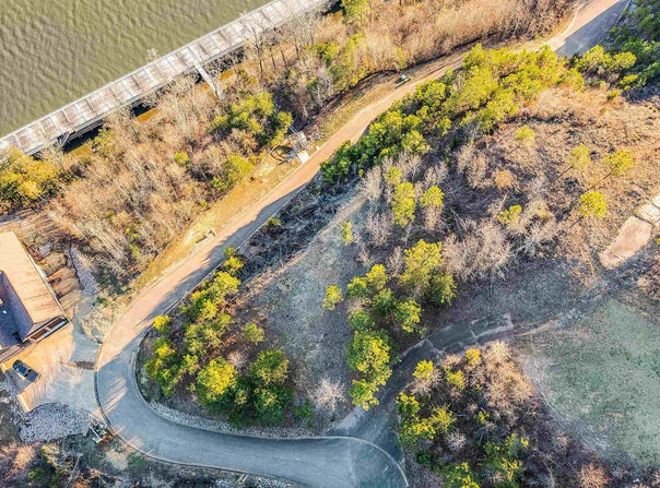 21 HIGH POINTE, Savannah, TN 38372