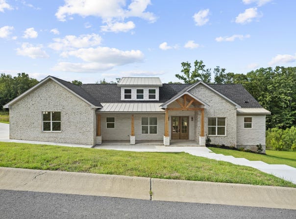 8560 Rapid Water Dr, Sherwood, AR 72120