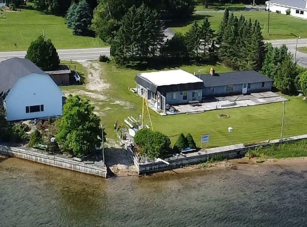 4472 CRESCENT BEACH ROAD, ONEKAMA, MI 49675