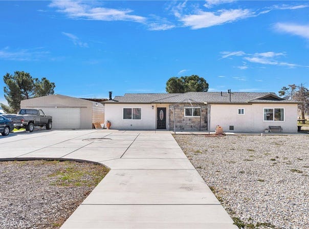 15971 Mission Street, Hesperia, CA 92345