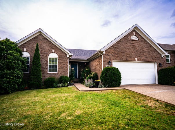 3418 Stony Farm Dr, Louisville, KY 40299