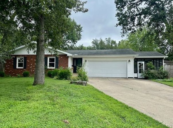1114 Rector Ave., Robinson, IL 62454
