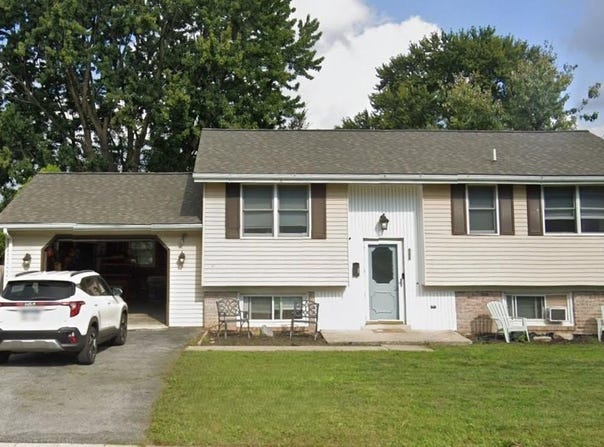 111 OXFORD DRIVE, LITITZ, PA 17543