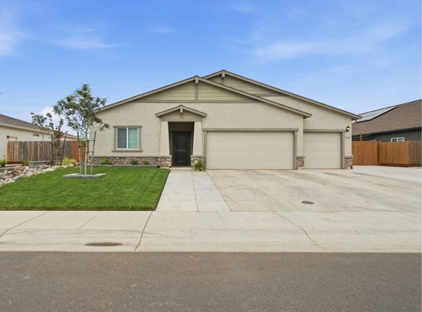 5346 Feathers Avenue, Redding, CA 96002
